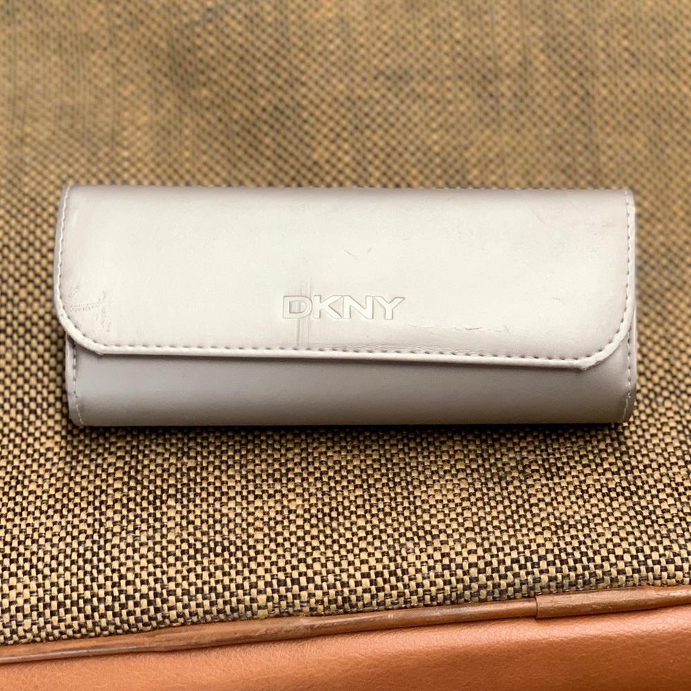 Dkny  glasses case